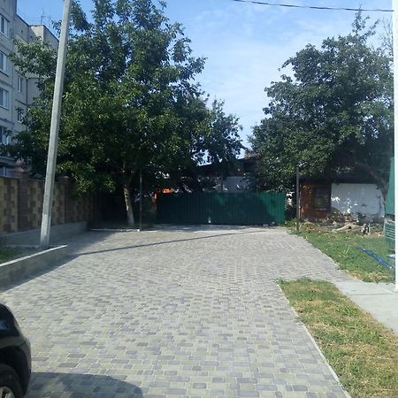 Oselya Guest House Yahotyn Экстерьер фото